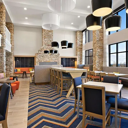 Hampton Inn & Suites Petoskey-2