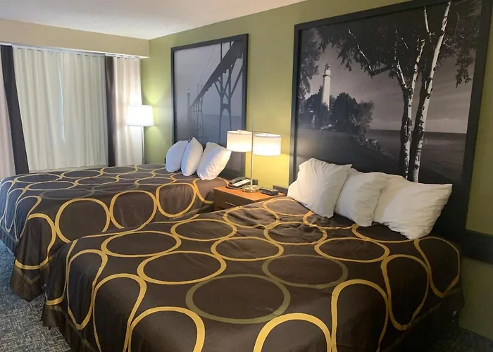 Super 8 By Wyndham Petoskey